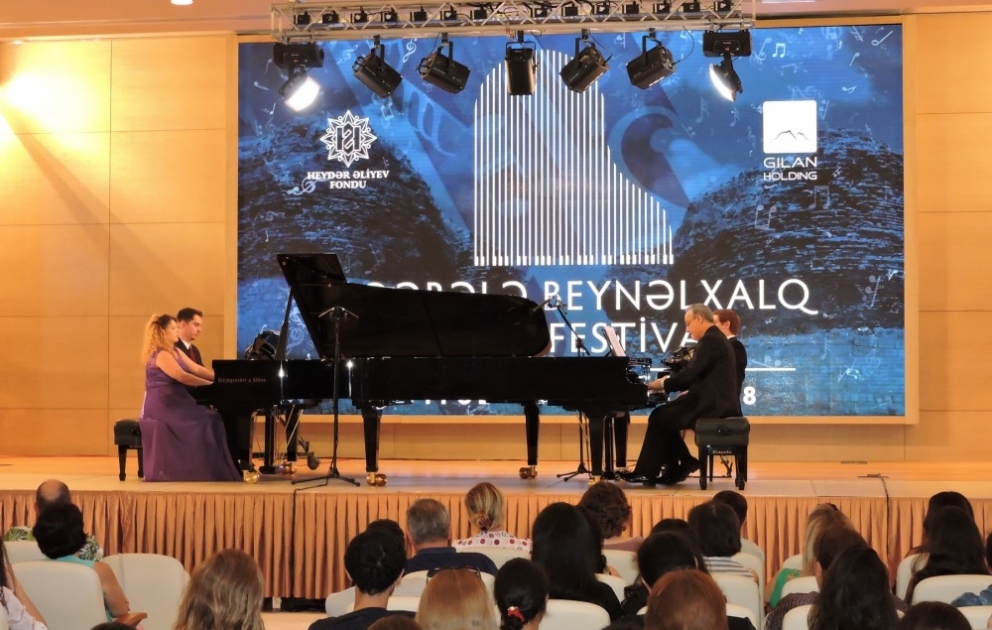 İsrailli pianoçular virtuoz ifaları ilə Qəbələ festivalının proqramına xüsusi ahəng qatıblar VİDEO