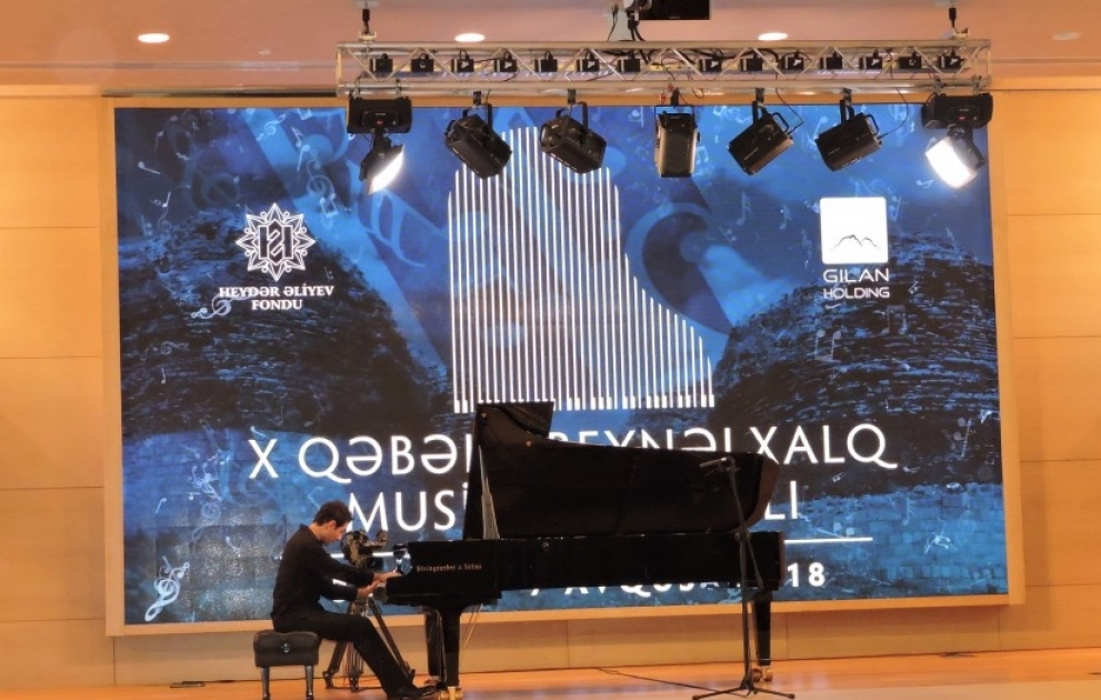 Qəbələdə fortepiano musiqisi axşamı VİDEO