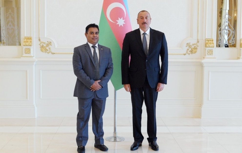 Staatspräsident Ilham Aliyev empfängt neuen Botschafter von Sri Lanka VIDEO