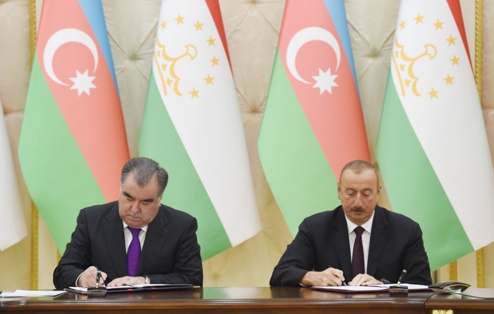 Aserbaidschan und Tadschikistan unterzeichnen eine Reihe von Dokumenten VIDEO