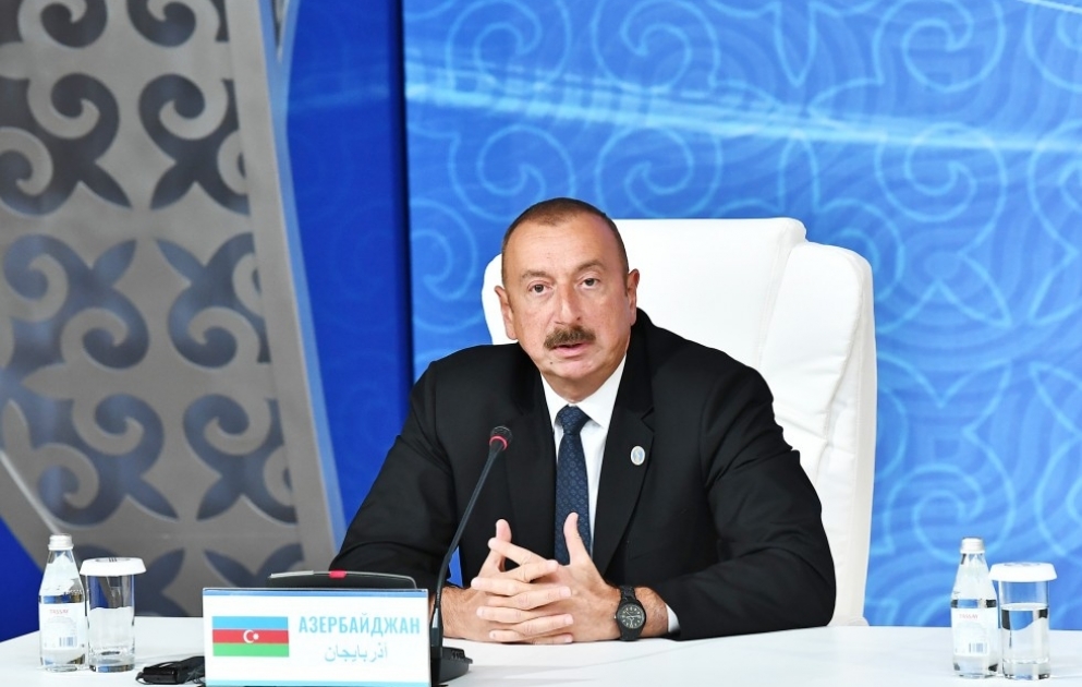 Staatschefs von Kaspi-Anrainerstaaten treten beim Gipfel in Aktau mit Presseerklärungen auf VIDEO
