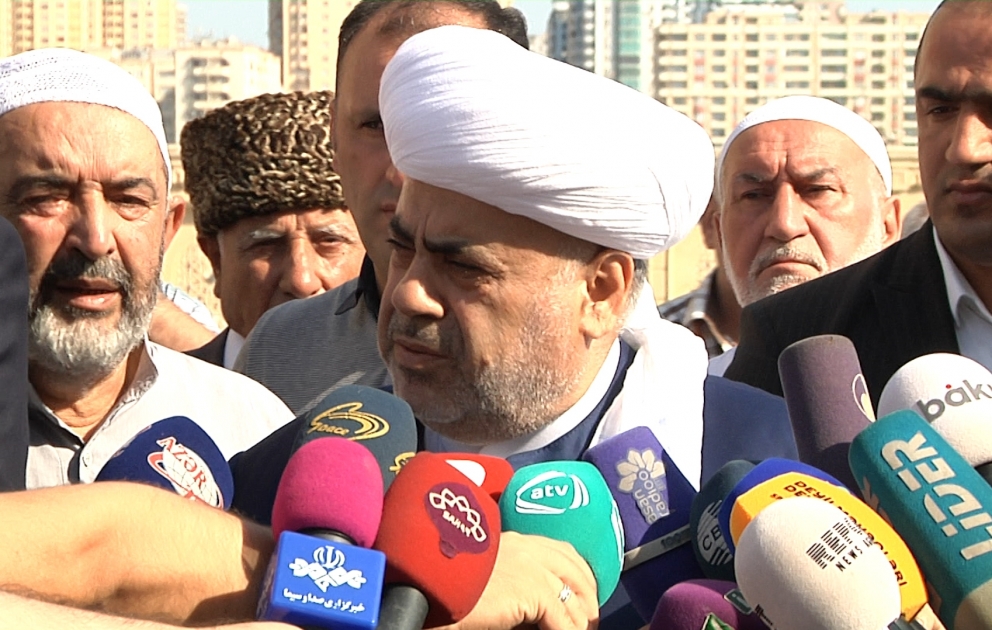 Allahşükür Paşazadə: Bayram namazında ölkəmiz və xalqımız üçün dualar etdik VİDEO