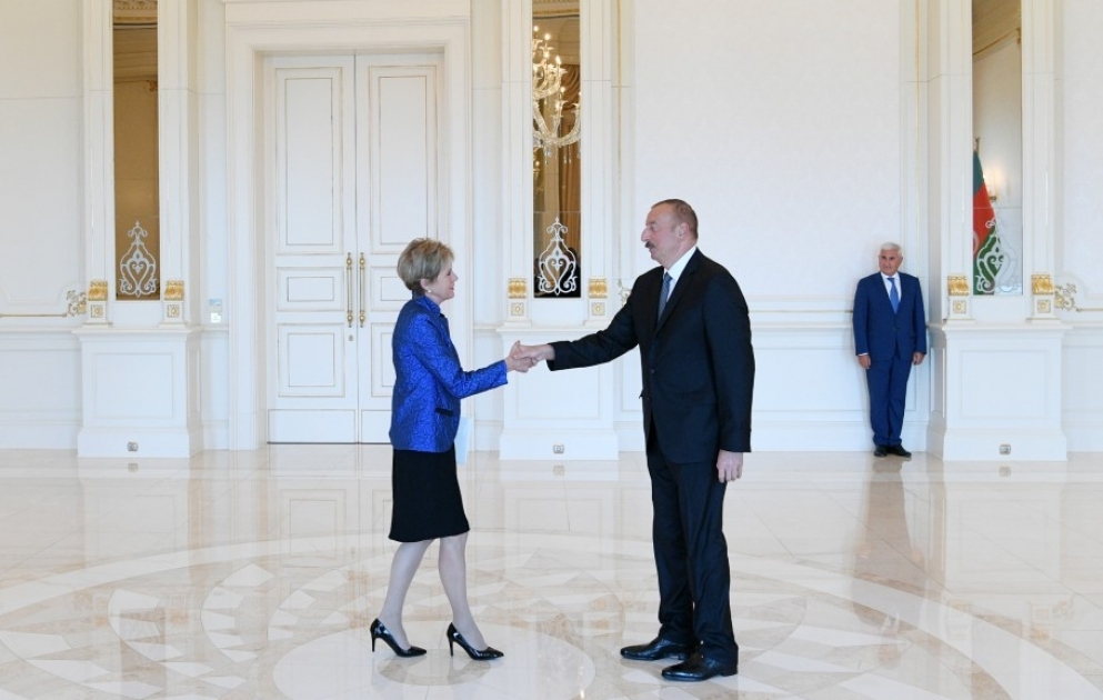 Präsident Ilham Aliyev empfängt neue isländische Botschafterin zur Überreichung ihres Beglaubigungsschreibens VIDEO