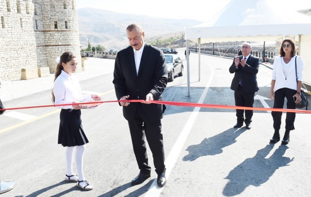 Präsident Ilham Aliyev weiht Automobilstraße Demirtschi-Lahidsch ein VIDEO