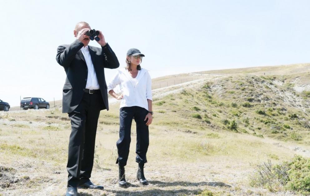Schamachi: Präsident Ilham Aliyev und First Lady Mehriban Aliyeva besuchen Safari Park VIDEO