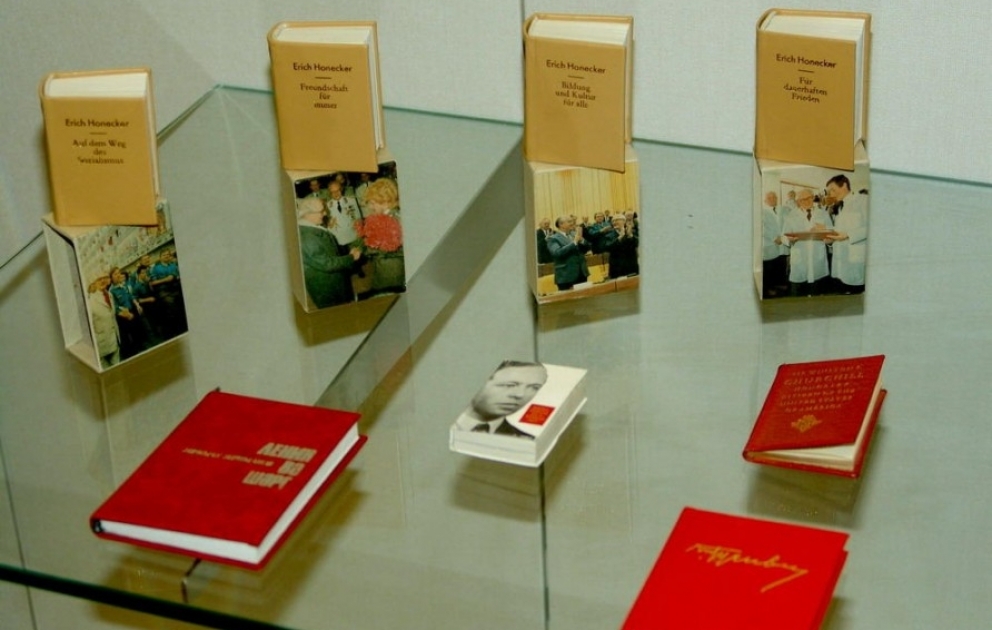 Azərbaycan Miniatür Kitab Muzeyinin eksponatları Sibirdə sərgilənib VİDEO