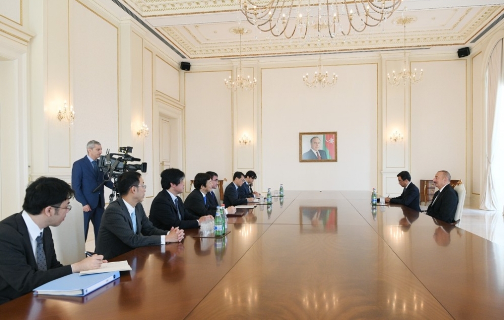 Präsident Ilham Aliyev empfängt japanische Delegation VIDEO