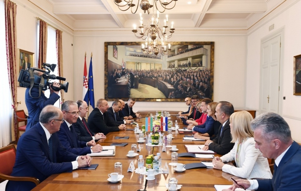Präsident Ilham Aliyev trifft sich Parlamentssprecher von Kroatien VIDEO