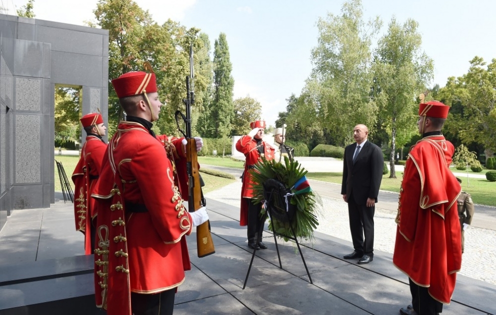 Präsident Ilham Aliyev besucht Denkmal “Stimme der kroatischen Opfer – Mauer des Schmerzes“ VIDEO