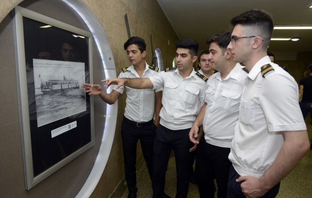 Metronun “Gənclik” stansiyasında Gəmiçiliyin 160 illiyinə həsr olunan fotoqalereya açılıb VİDEO YENİLƏNİB