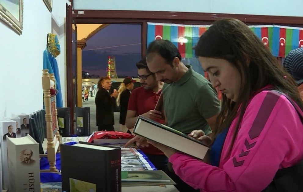 “Azərbaycan evi” Ankarada festivalda sonsuz maraqla ziyarət olunub VİDEO