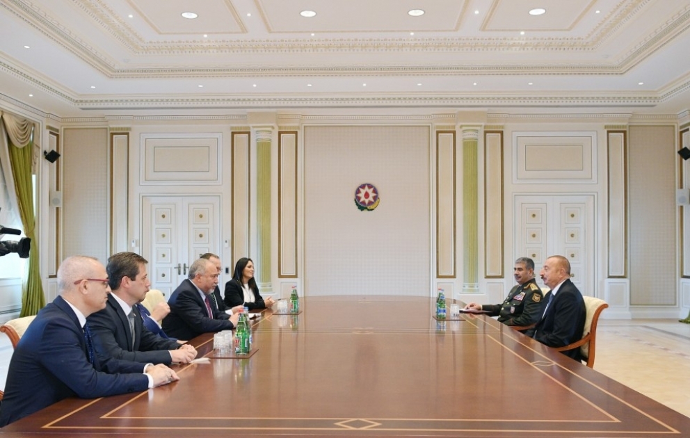 President Ilham Aliyev received delegation led by Israeli defense minister VIDEO