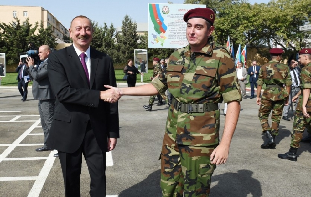 Dövlət Təhlükəsizliyi Xidmətinin gənc əsgərlərinin andiçmə mərasimi olub  Prezident, Ali Baş Komandan İlham Əliyev mərasimdə iştirak edib YENİLƏNİB VİDEO