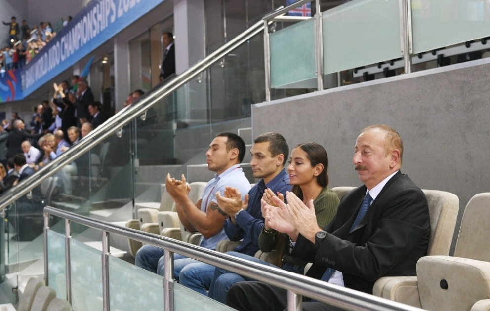 Azerbaijani judoka Hidayat Heydarov won world bronze  President Ilham Aliyev watched bronze medal bout of World Judo Championships VIDEO