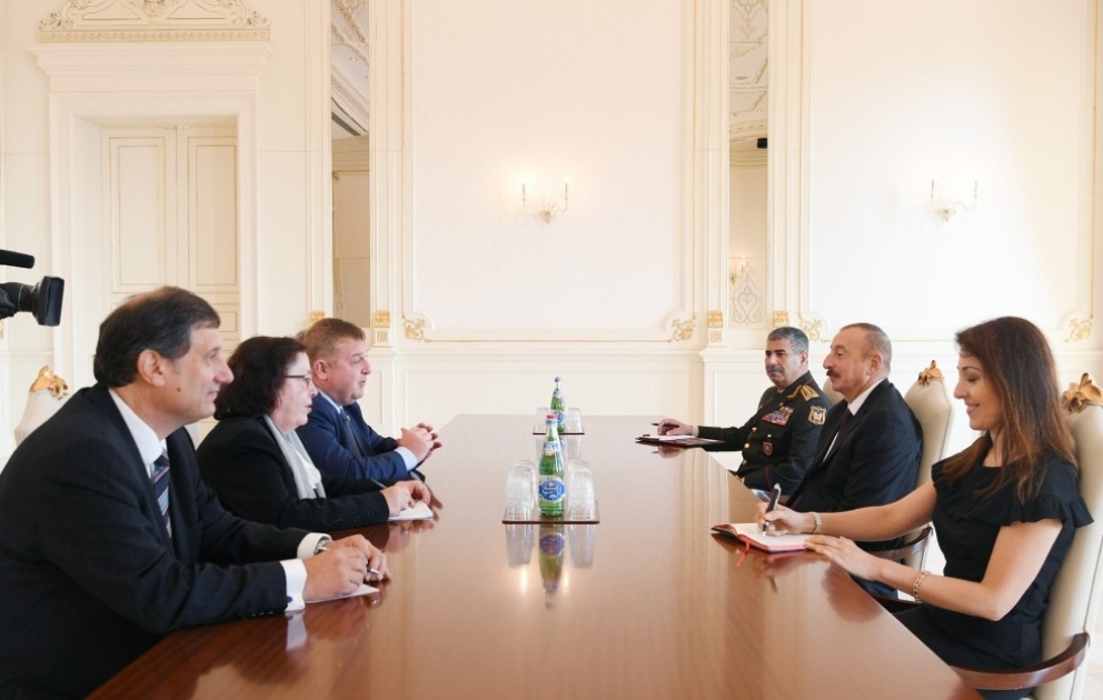 Präsident Ilham Aliyev empfängt bulgarische Delegation VIDEO