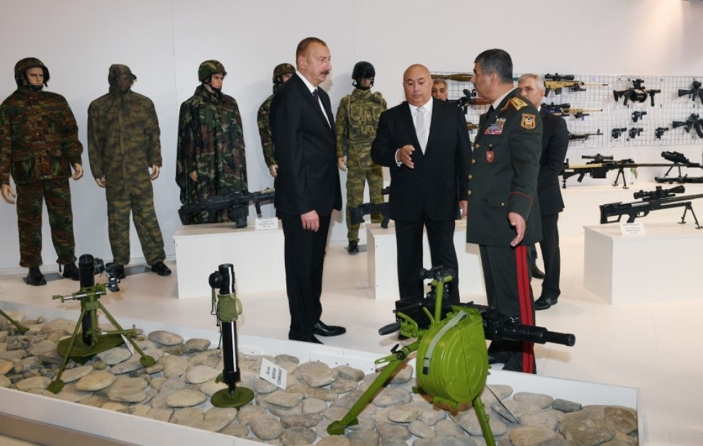Le président Ilham Aliyev visite le 3e Salon international de l’industrie de défense ADEX-2018 VIDEO