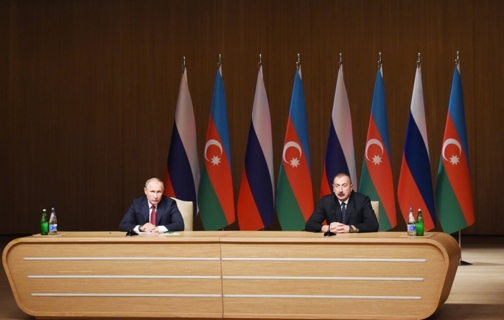 Bakıda IX Azərbaycan-Rusiya Regionlararası Forumunun rəsmi açılış mərasimi olub Azərbaycan Prezidenti İlham Əliyev və Rusiya Prezidenti Vladimir Putin mərasimdə iştirak ediblər YENİLƏNƏCƏK VİDEO
