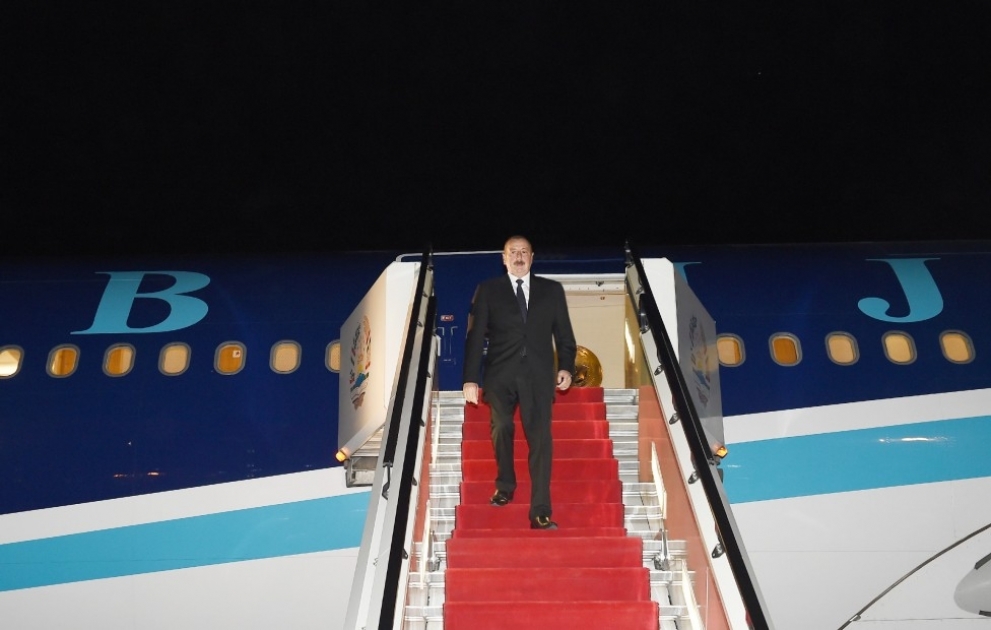 Präsident Ilham Aliyev zu Besuch in Tadschikistan eingetroffen VIDEO