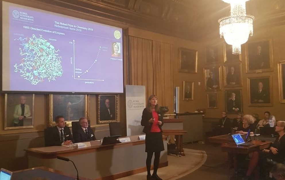 2018-ci il üçün kimya üzrə Nobel mükafatı laureatlarının adları açıqlanıb VİDEO