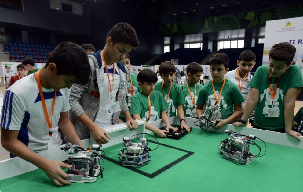 Azərbaycanda II Robot Olimpiadasının qalibləri mükafatlandırılıb VİDEO