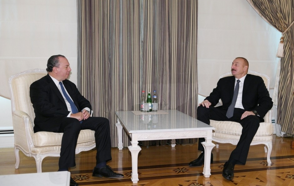 Prezident İlham Əliyev ABŞ Etnik Anlaşma Fondunun prezidentini qəbul edib YENİLƏNİB VİDEO