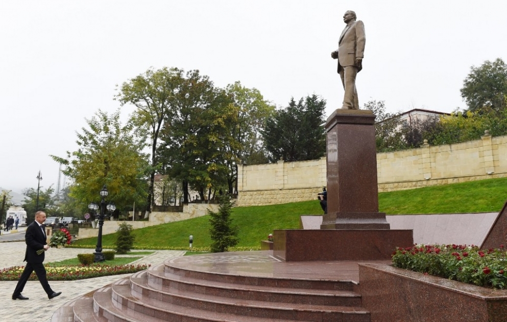 President Ilham Aliyev visited statue of national leader Heydar Aliyev in Lerik VIDEO