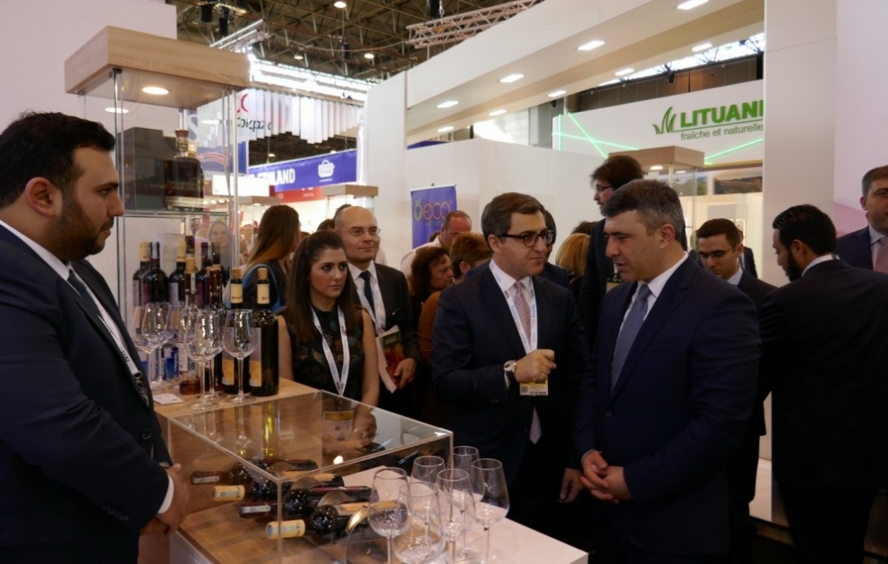 Министр сельского хозяйства Азербайджана посетил павильон «Made in Azerbaijan» на Парижской выставке SIAL ВИДЕО