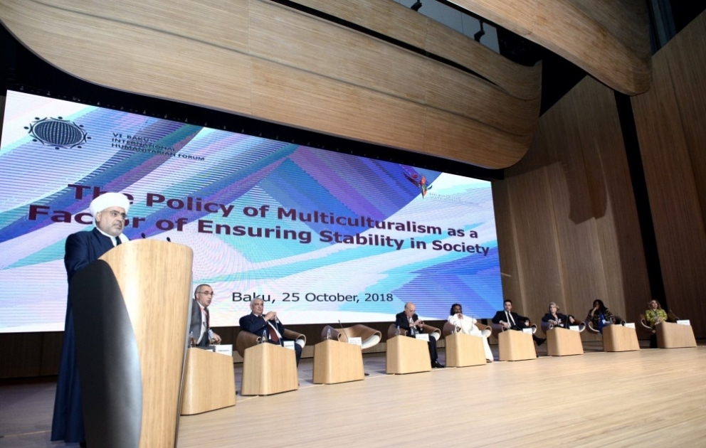 Forumun işçi sessiyasında “Multikulturalizm siyasəti cəmiyyətdə sabitliyin təminatı amili kimi” mövzusu müzakirə olunub VİDEO