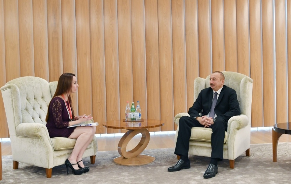 Präsident Ilham Aliyev trifft mit Präsidentin von Interparlamentarischer Union zusammen VIDEO