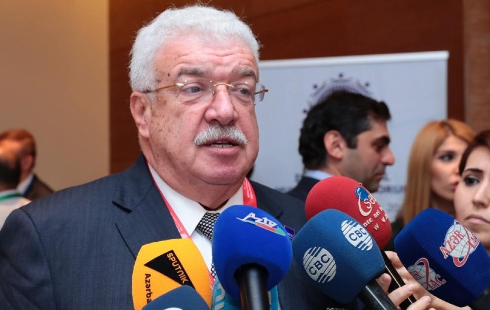 Mixail Qusman: Peşəkar jurnalistlər yalan informasiyanın qarşısını almaq üçün onlardan asılı olan hər şeyi etməlidirlər VİDEO