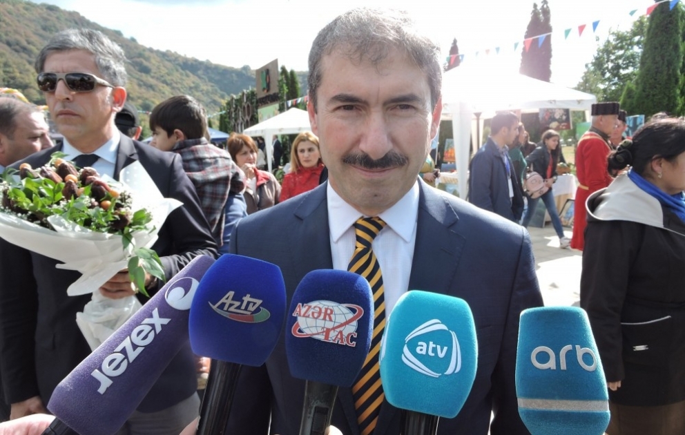 Zəki Öztürk: Xurma festivalının iştirakçısı olduğum üçün çox xoşbəxtəm VİDEO