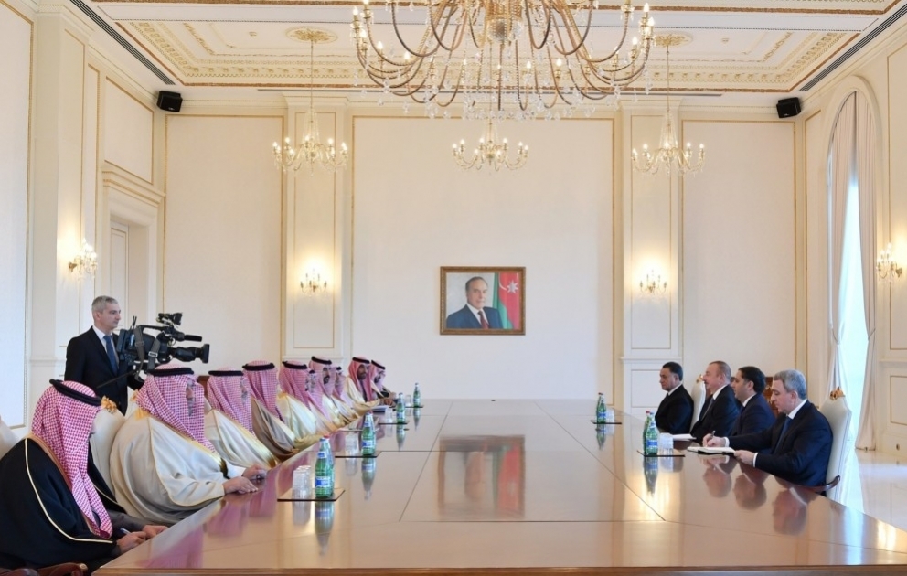 Le président Ilham Aliyev reçoit une délégation menée par le ministre saoudien de l'Intérieur VIDEO