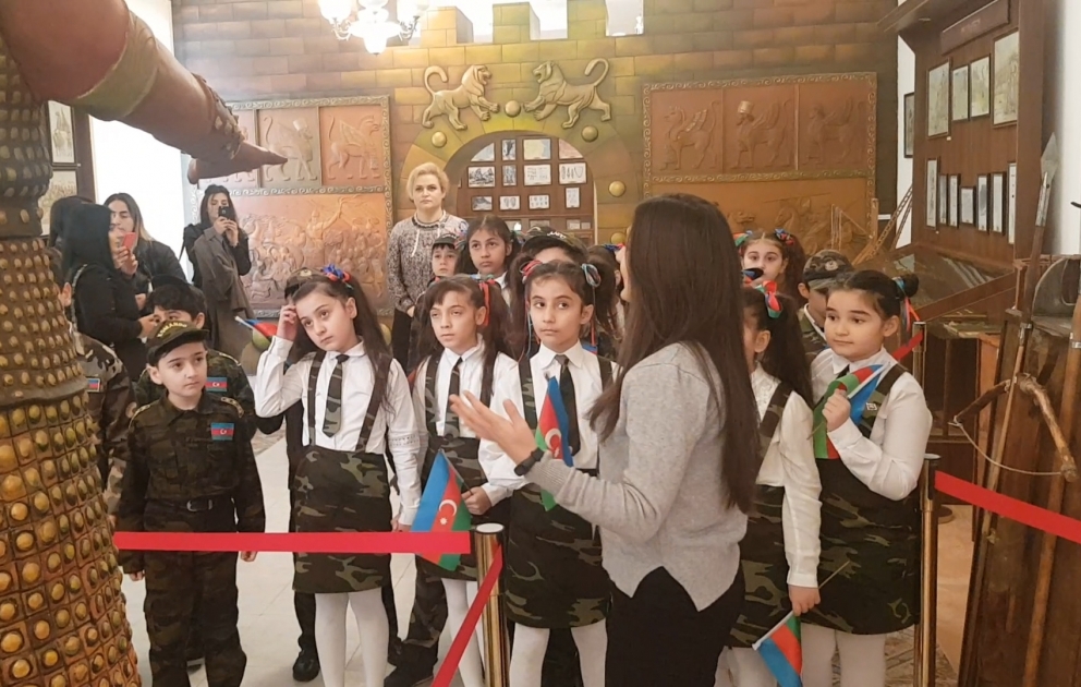 Məktəblilər Azərbaycan Hərb Tarixi Muzeyini ziyarət ediblər VİDEO