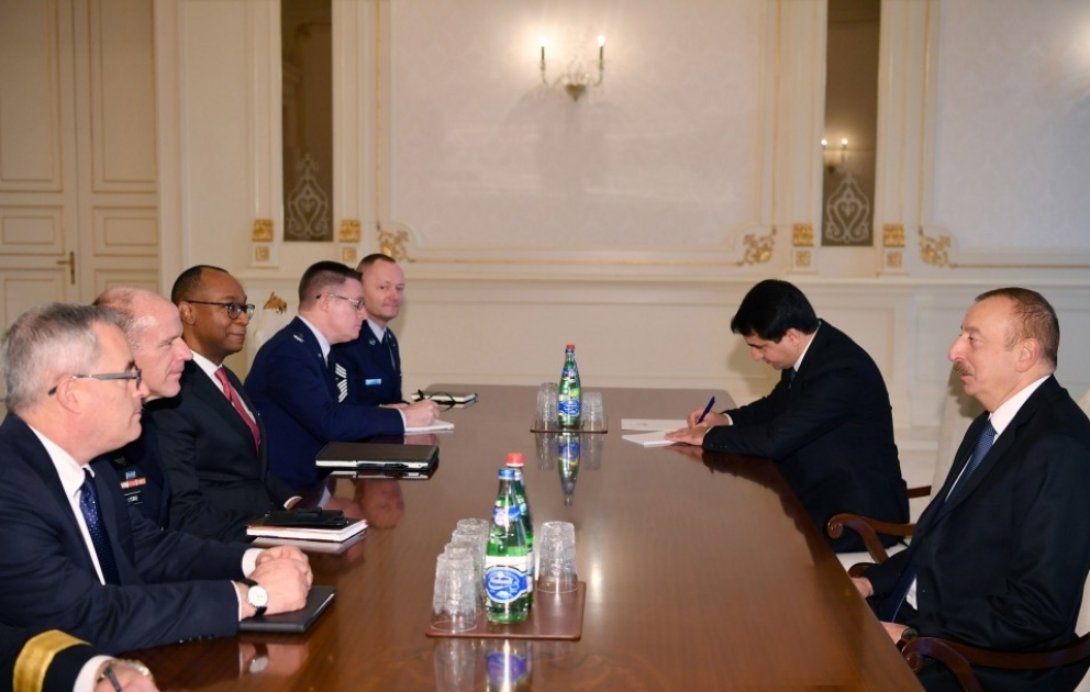 Präsident Ilham Aliyev empfängt USTRANSCOM-Delegation VIDEO