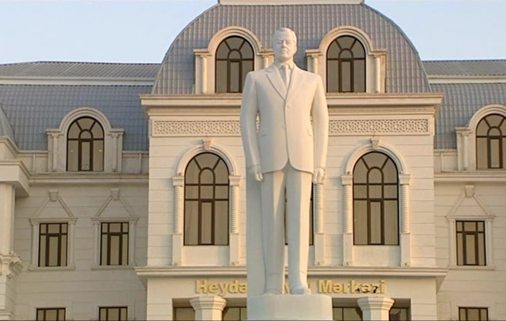 President Ilham Aliyev arrived in Sumgayit for visit VIDEO