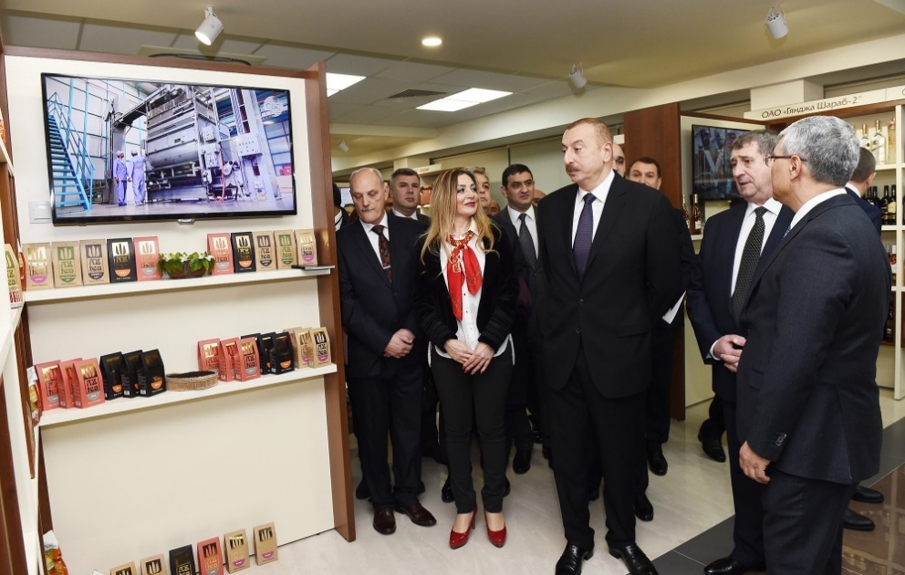 Minsk : le président Ilham Aliyev visite la Maison de commerce azerbaïdjanaise VIDEO