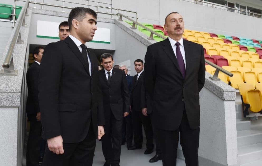 Aserbaidschans Präsident Ilham Aliyev lernt Olympiakomplex in Aschgabat kennen VIDEO