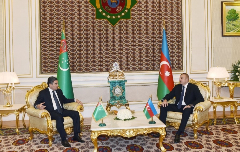 Staatpräsident Ilham Aliyev und Präsident Gurbanguly Berdimuhamedow treffen sich unter vier Augen VIDEO