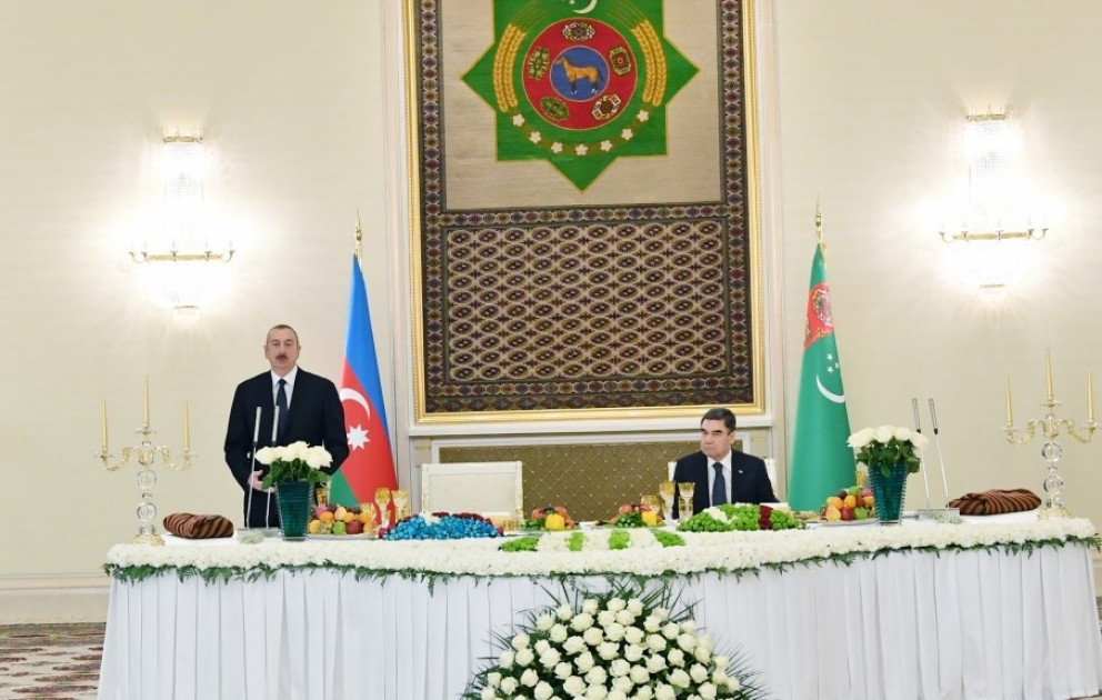 От имени Президента Туркменистана Гурбангулы Бердымухамедова дан официальный прием в честь Президента Азербайджана Ильхама Алиева ВИДЕО