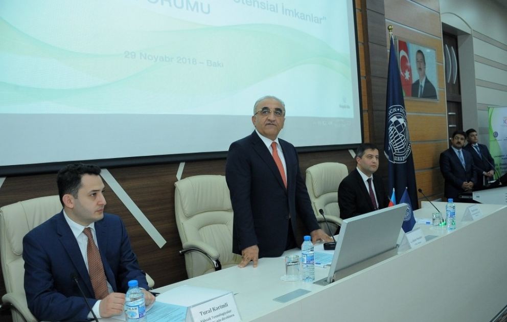 UNEC-də “Bilik əsaslı iqtisadiyyata keçid: Potensial imkanlar” mövzusunda forum keçirilib VİDEO
