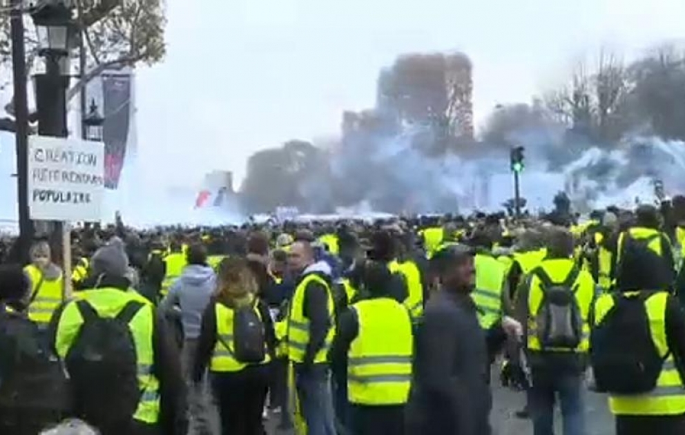 Parisdə etiraz aksiyaları zamanı saxlanılanların sayı 1700 nəfəri ötüb VİDEO