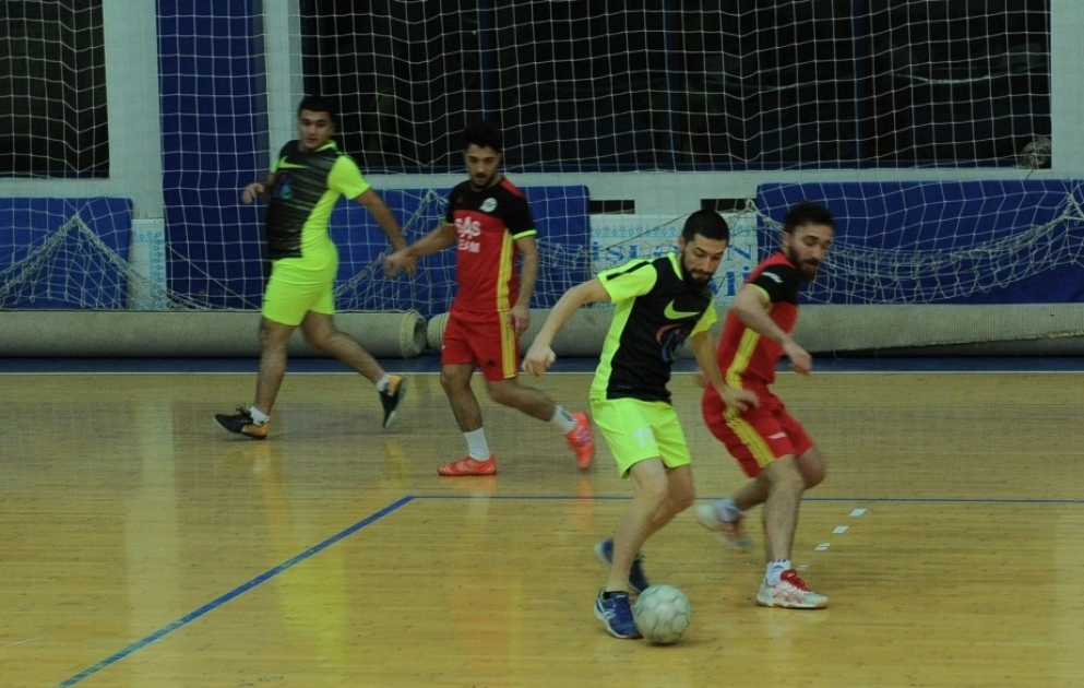 Dünya Azərbaycanlılarının Həmrəylik Günü və Yeni il münasibətilə keçirilən mini futbol turnirinə yekun vurulub VİDEO