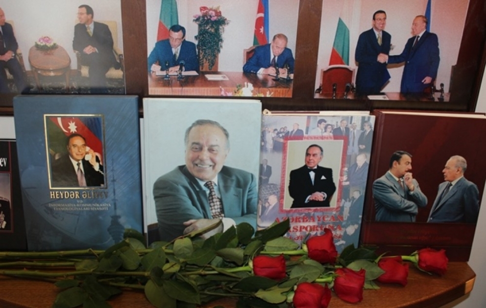 Ümummilli lider Heydər Əliyevin xatirəsi Sofiyada da anılıb VİDEO