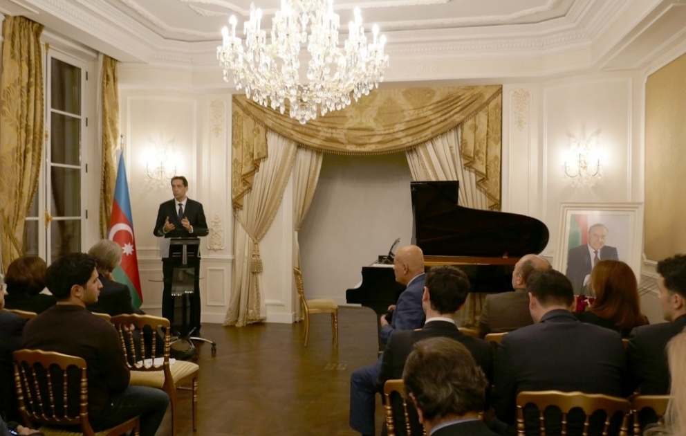 Parisdə ümummilli lider Heydər Əliyevə həsr olunmuş anım mərasimi keçirilib VİDEO