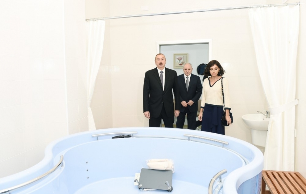 Prezident İlham Əliyev Bakıda Elmi-Tədqiqat Tibbi Bərpa İnstitutunda əsaslı yenidənqurmadan sonra yaradılan şəraitlə tanış olub YENİLƏNİB VİDEO