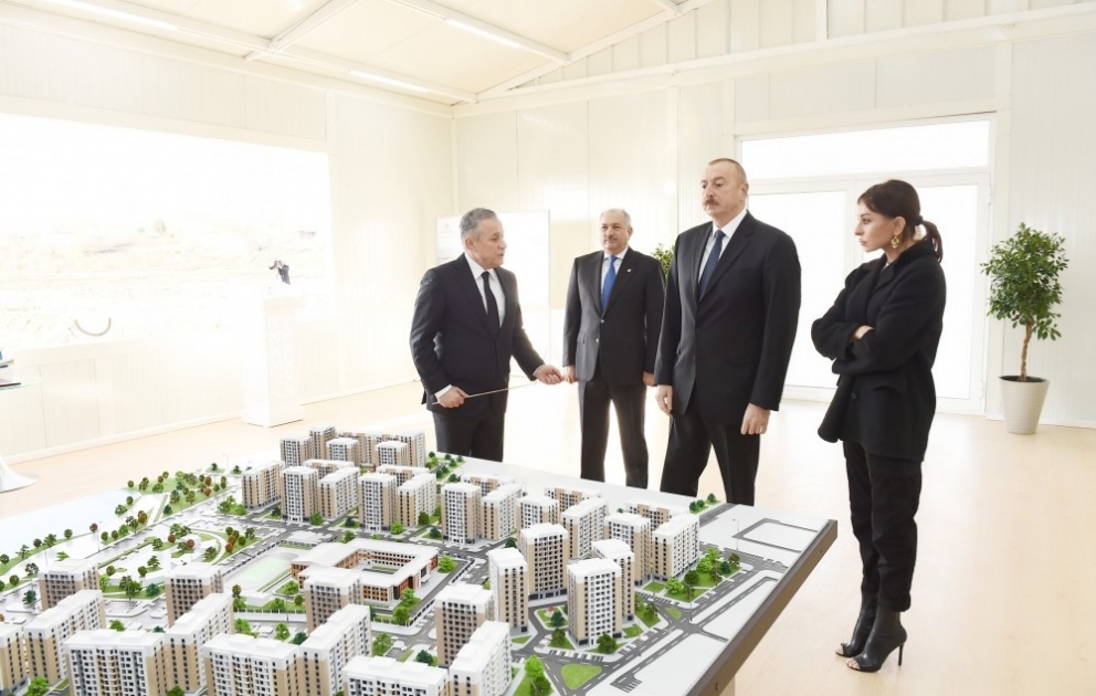 Mənzil İnşaatı Dövlət Agentliyinin Yasamal yaşayış kompleksinin açılışı olubPrezident İlham Əliyev və birinci xanım Mehriban Əliyeva açılışda iştirak ediblər YENİLƏNİB VİDEO