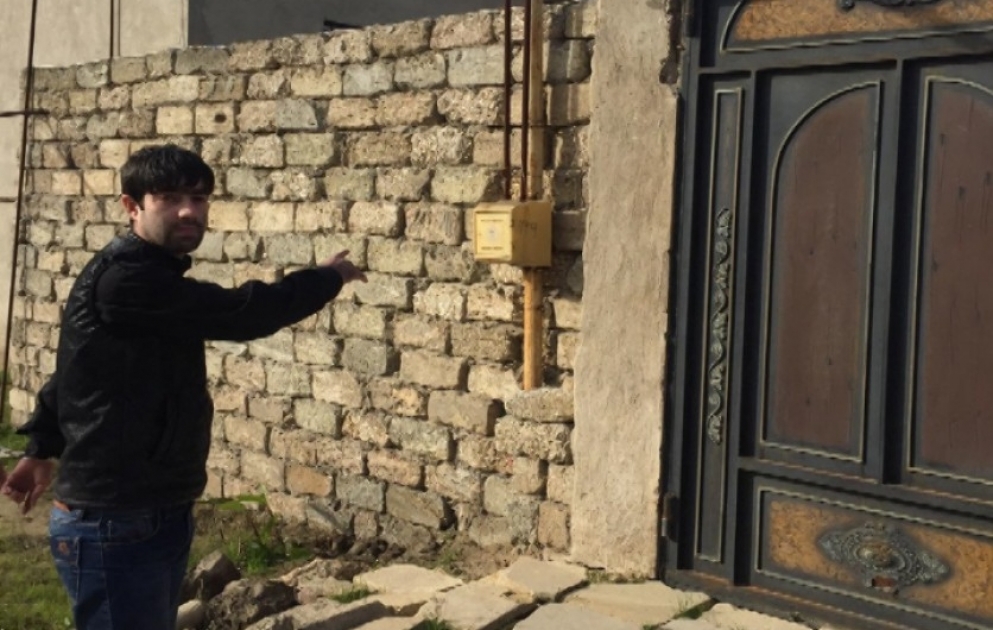 Balaxanı qəsəbəsində bir gündə üç evdən oğurluq edən şəxs saxlanılıb VİDEO