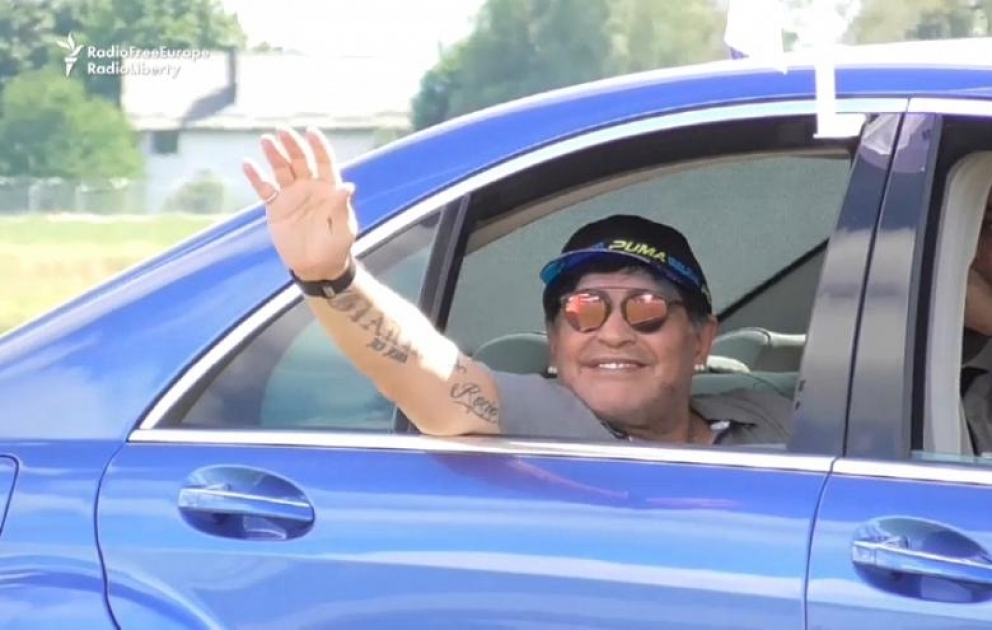 Dieqo Maradona xəstəxanadan evə buraxılıb VİDEO