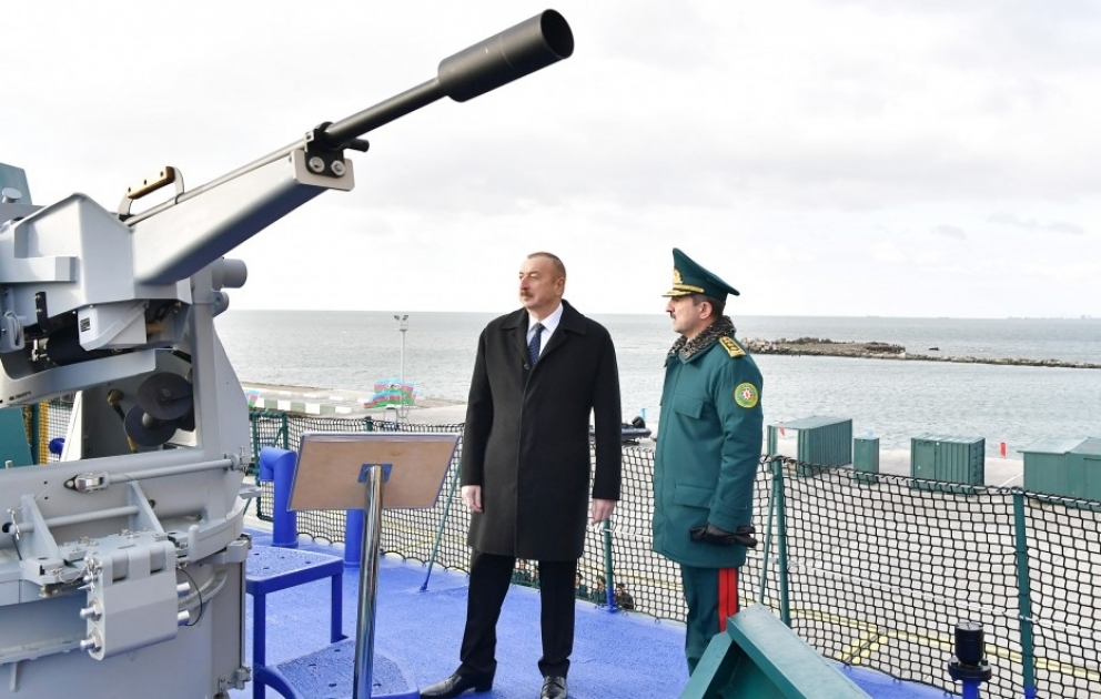 Le président Ilham Aliyev visite le nouveau navire de patrouille des garde-côtes « Tufan » VIDEO