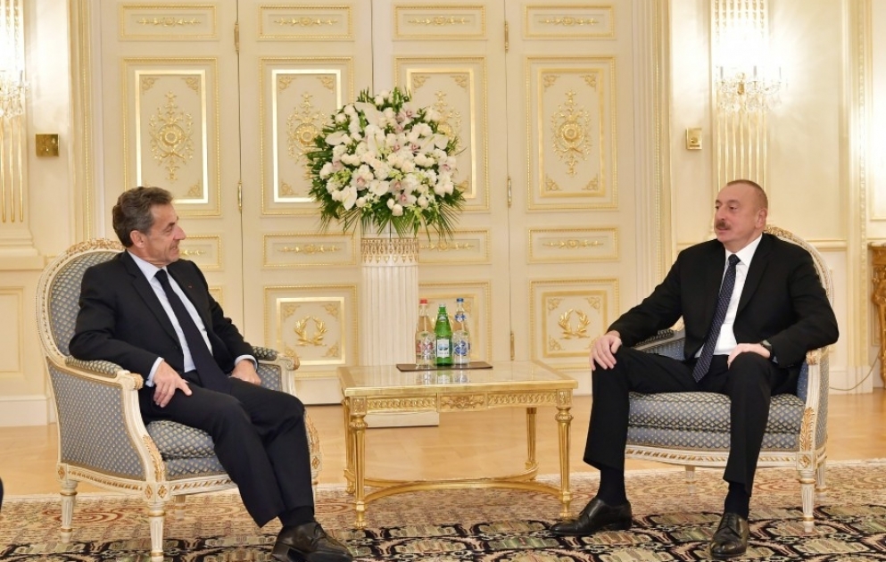 Prezident İlham Əliyev Fransanın sabiq Prezidenti Nikola Sarkozi ilə görüşüb YENİLƏNİB VİDEO